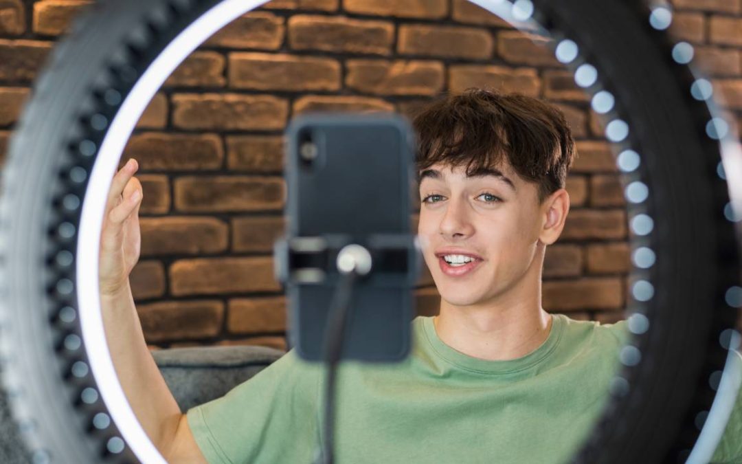 Cómo Integrar Redes Sociales y YouTube en tu Sitio WordPress